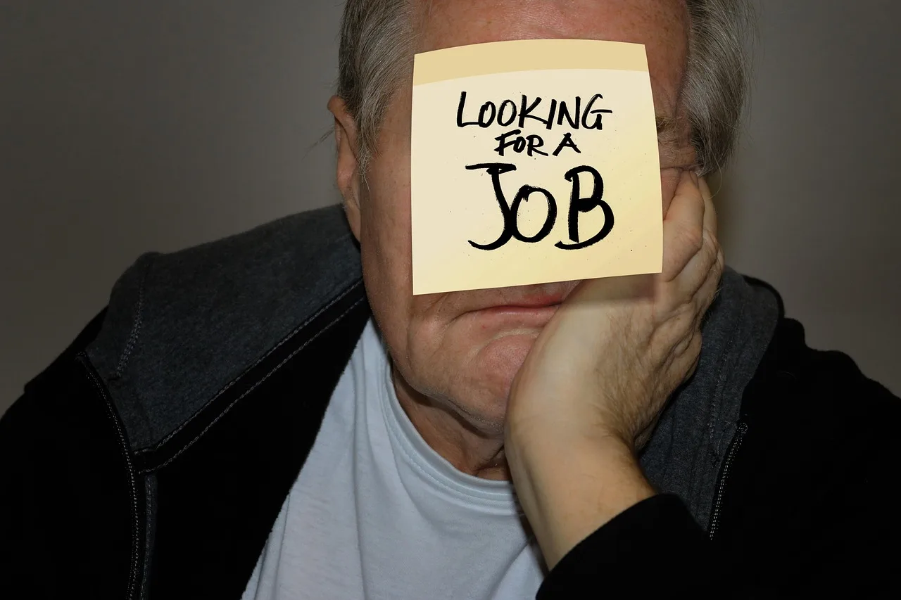 looking for a job, employee, man, senior, note, memo, sticky note, notepad, reminder, message, communication, announcement, bulletin, task, idea