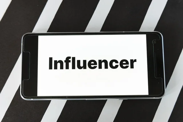 mockup, screen, smartphone, website, blog, word, influencer, brand, branding, marketing, instagram, youtube, facebook, group, community, network, communication, social, connection, platform, internet, influencer, influencer, influencer, influencer, influencer. What does ASA ad-disclosure require for UK affiliate links and brand deals?